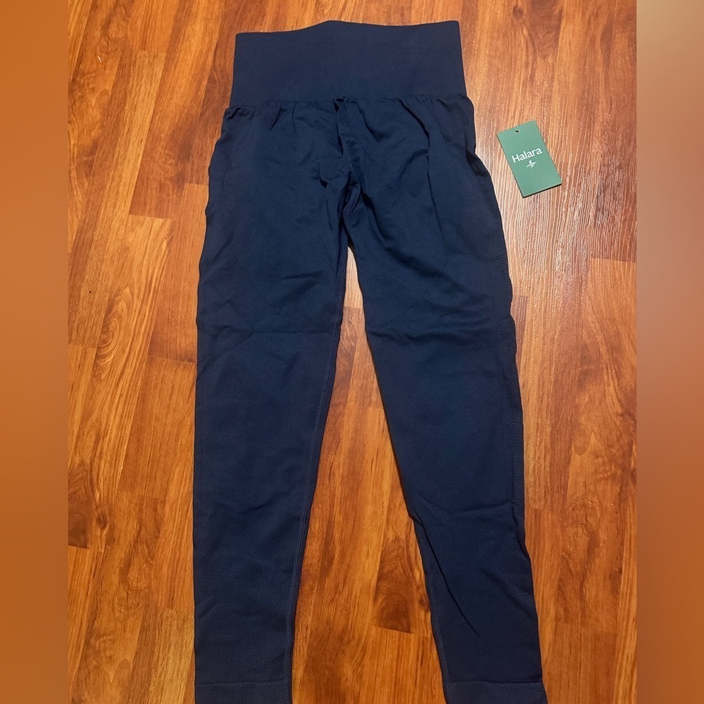 HALARA Navy Blue High-Waisted Butt Scrunch Tummy Control Leggings Size L - Picture 3 of 10